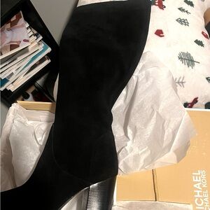 I’m seeking 3 different Michael Kors boots brand new never wear in box!